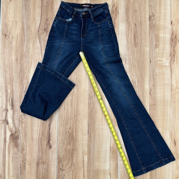 Dollhouse Dark Wash Flare Wide Leg Blue Jeans Size 3/4 - Picture 4 of 8